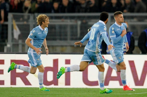 蓬勃发展 蓬勃发展